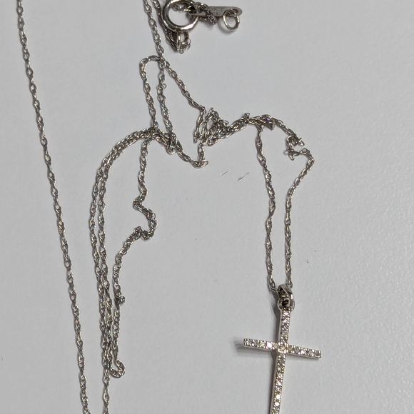 10k white gold necklace - Picture 2 of 4